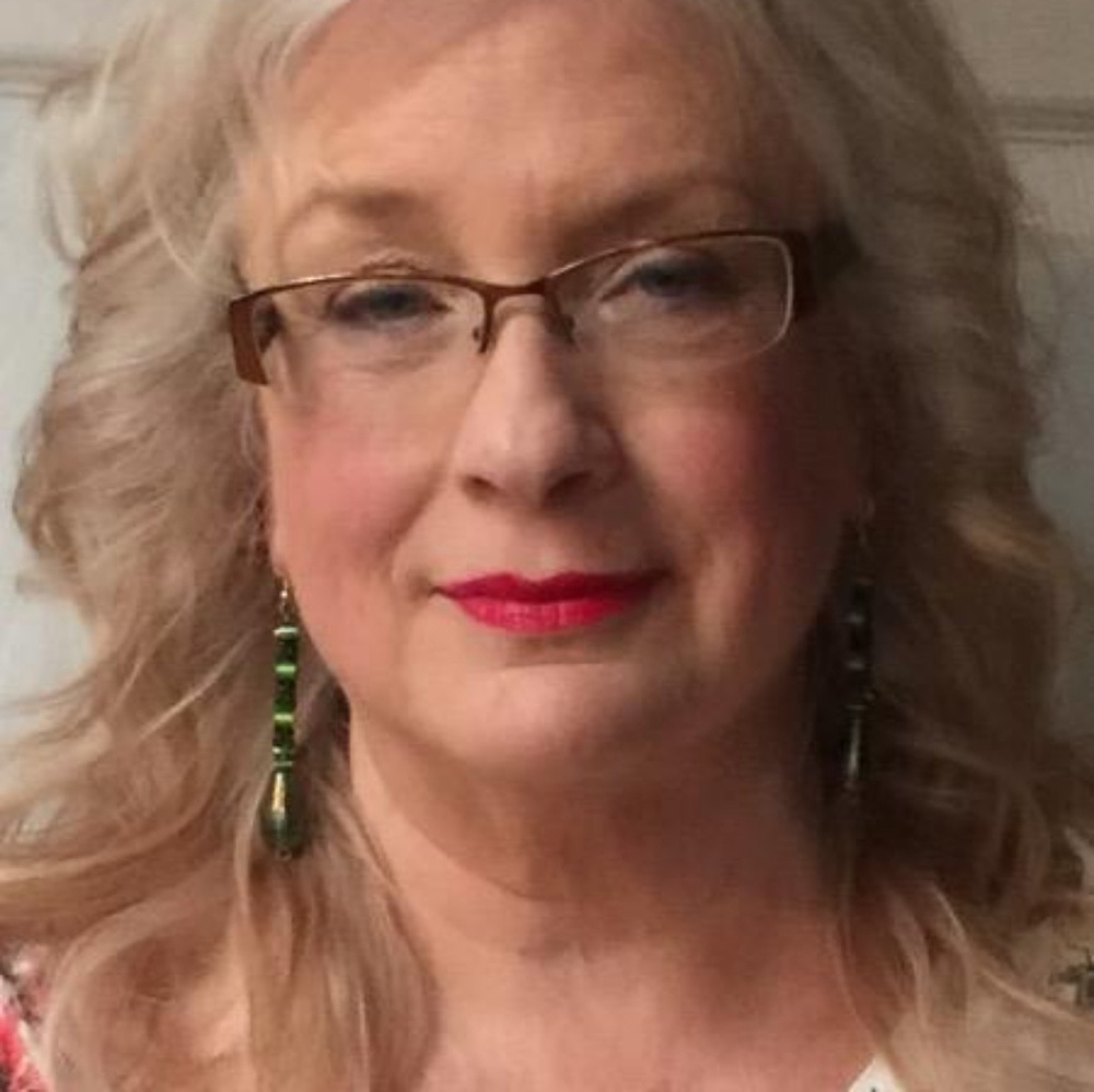 Meet your Posher, Leslie
